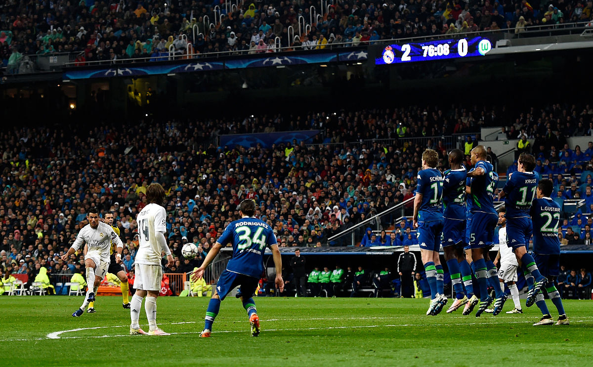 波尔图豪取胜利，取得领先地位点亮全场的简单介绍