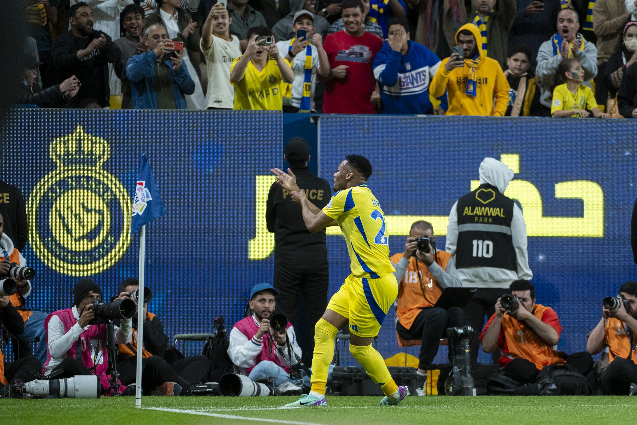 包含沙特阿拉伯球队士气高涨，积极备战对手的词条