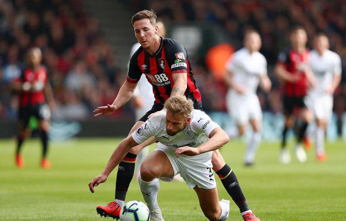 雷丁在主场大胜普雷斯顿，稳固领跑地位的简单介绍