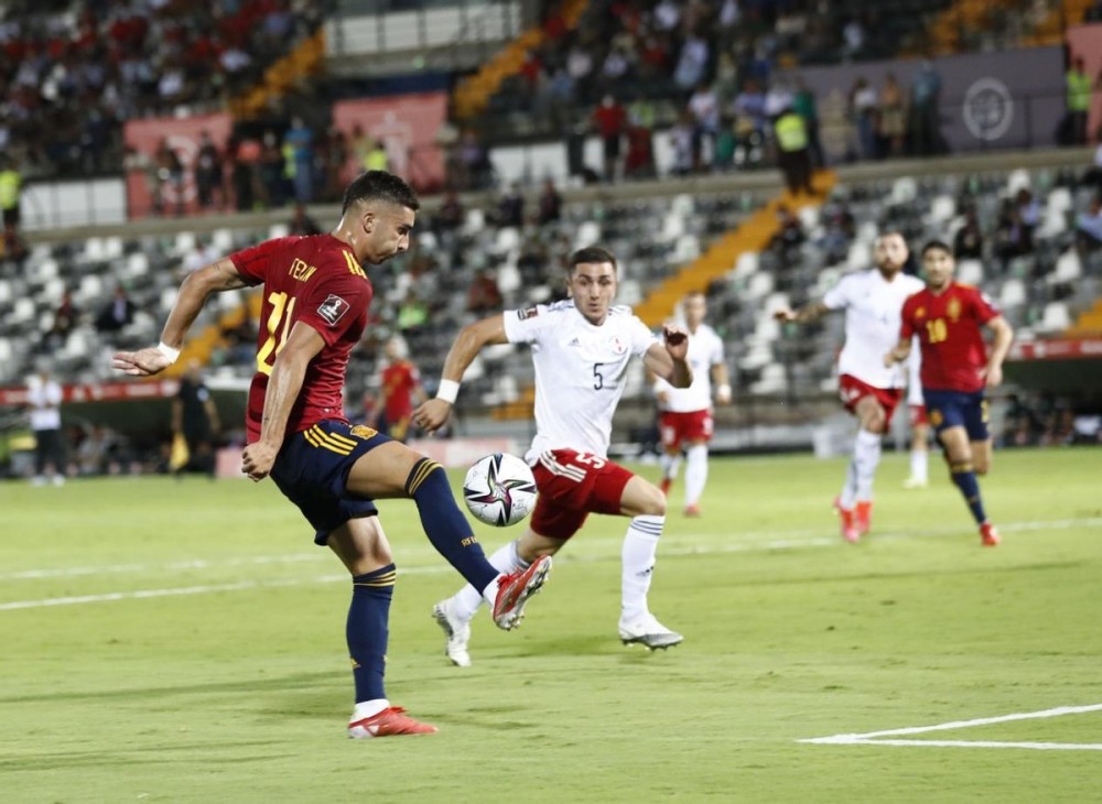 西班牙球员表态内部合作关系令人质疑