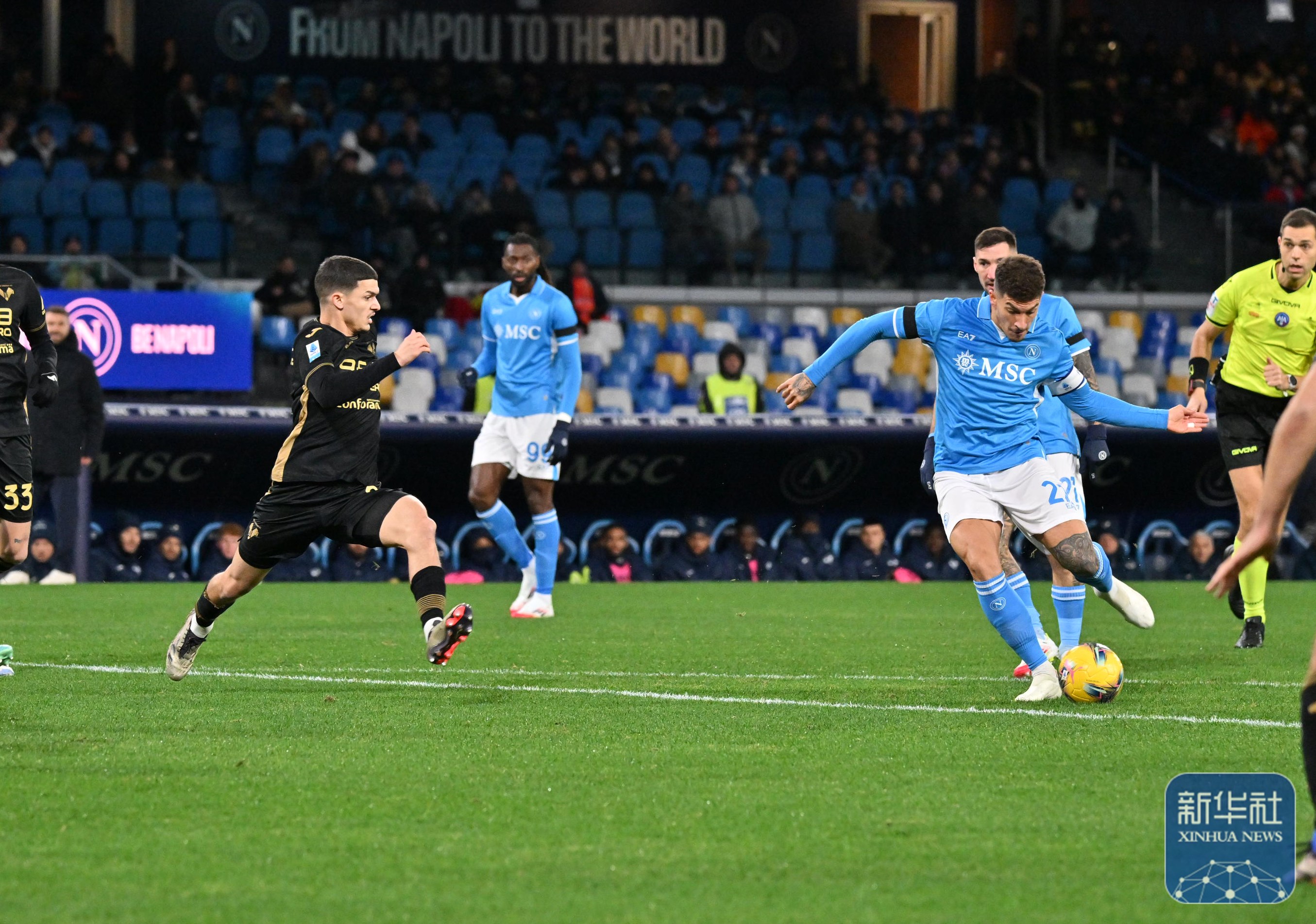 那不勒斯主帅下课，球队赛季前景堪忧