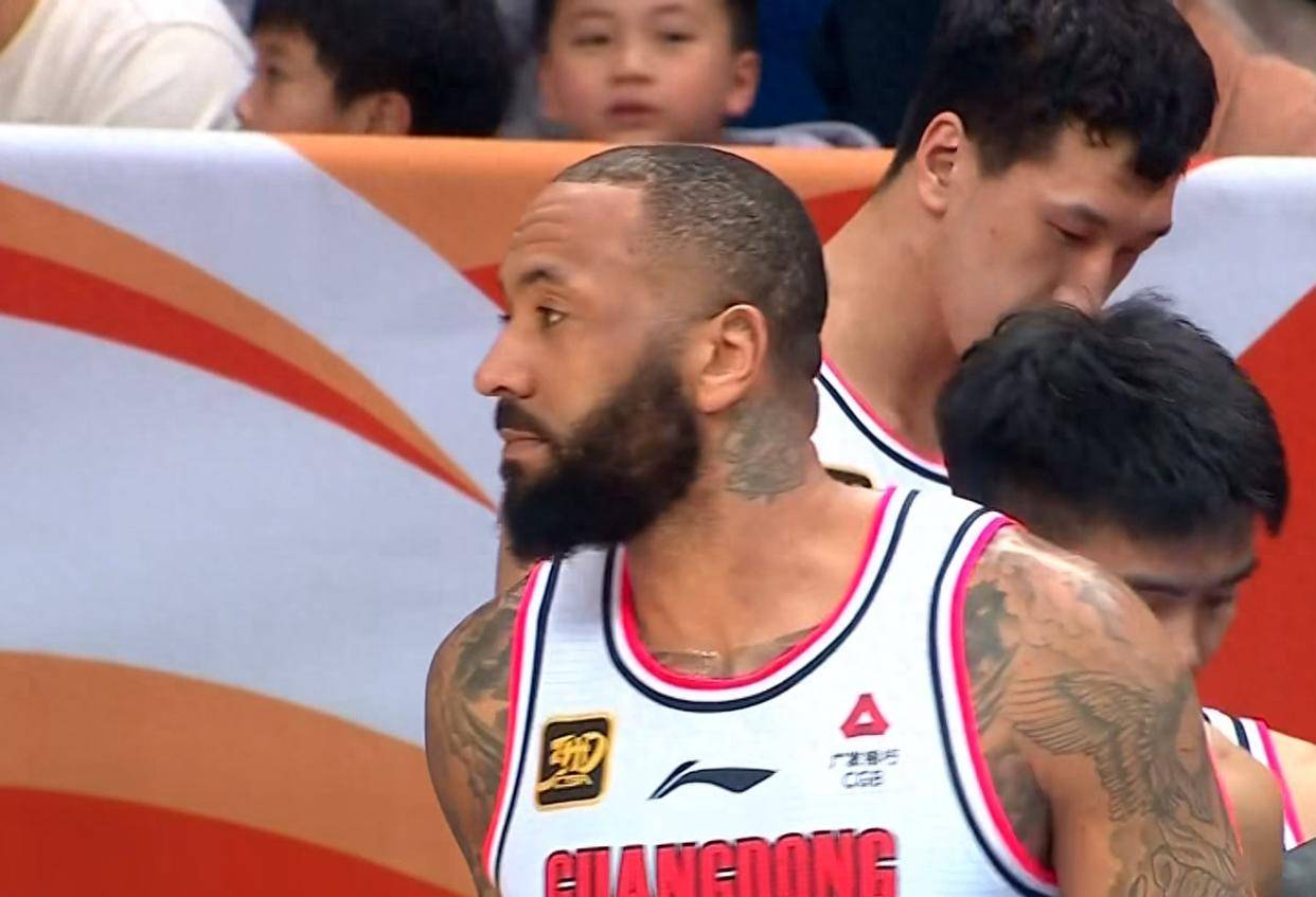 关于VAR判罚再引争议，莫德里奇对阵阿贾克斯裁判判点引发巨大争议的信息